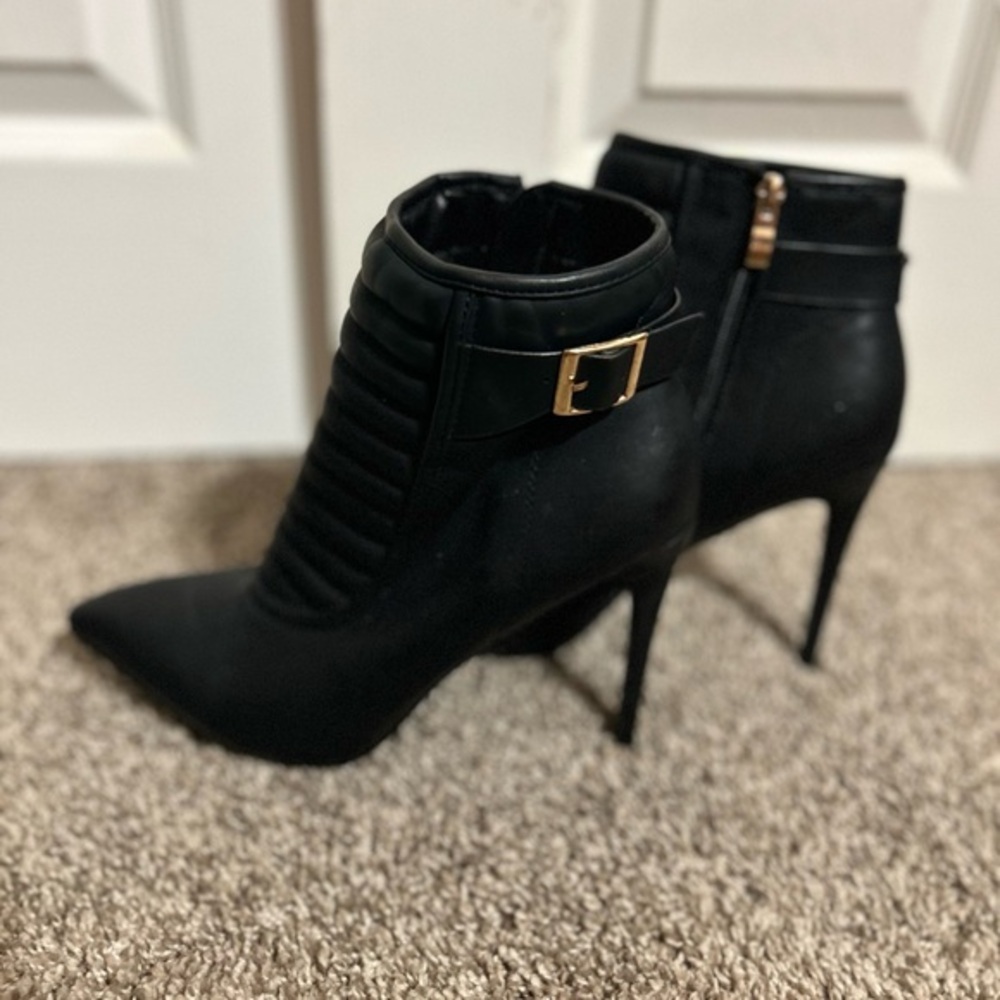 Exotic Style Ankle Boots - Picture 1 of 6